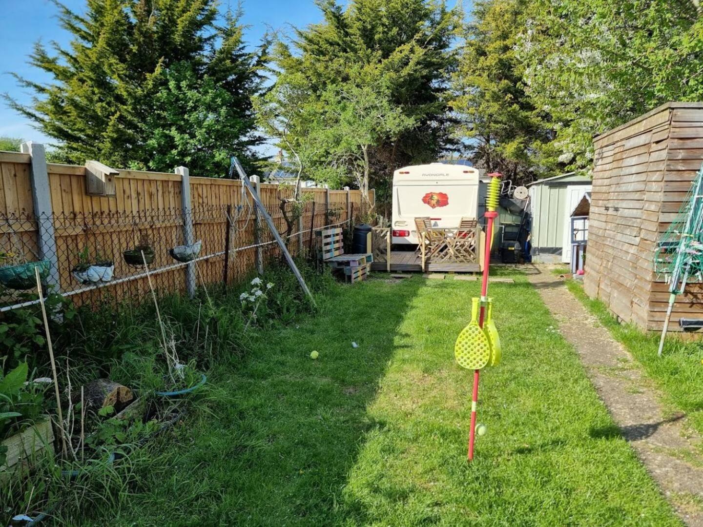 4 Berth Caravan In A Garden, Nestled In The Trees Hotel Gravesend Exterior foto